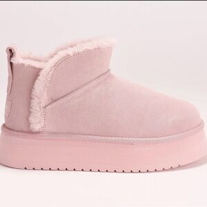 KOOLABURRA BY UGG® Koola Ultra Mini Platform Booties In Silver Pink SZ 9